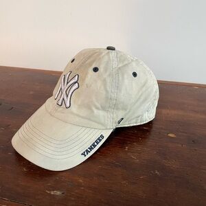 Vintage Yankees 90’s Dad Cap with Adjustable Strap